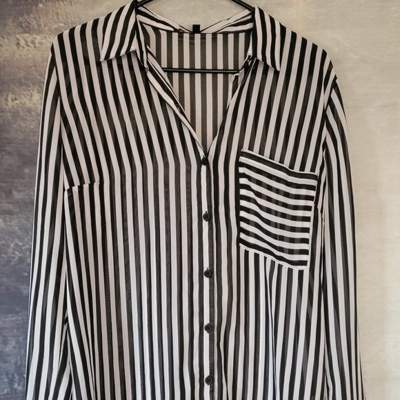 Almost Famous Tops - Almost famous Long Sleeve Striped Shirt Black and White